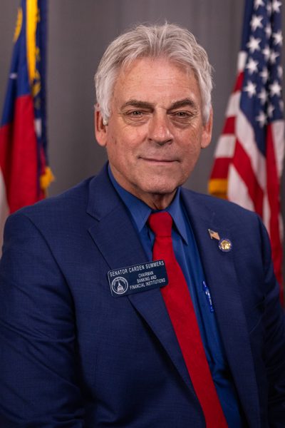 Official portrait of Carden Summers