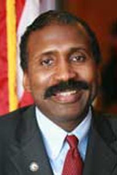 Official portrait of Randal Mangham