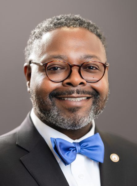 Official portrait of Teddy Reese